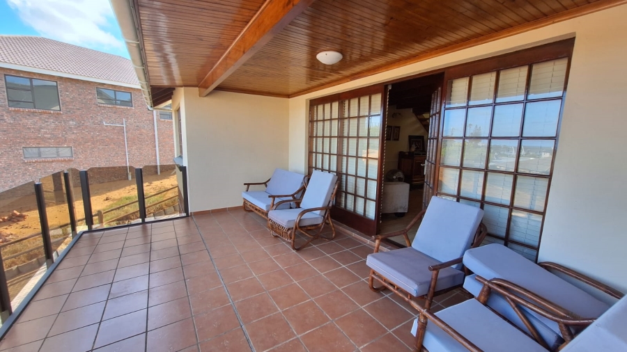 5 Bedroom Property for Sale in Stilbaai Wes Western Cape